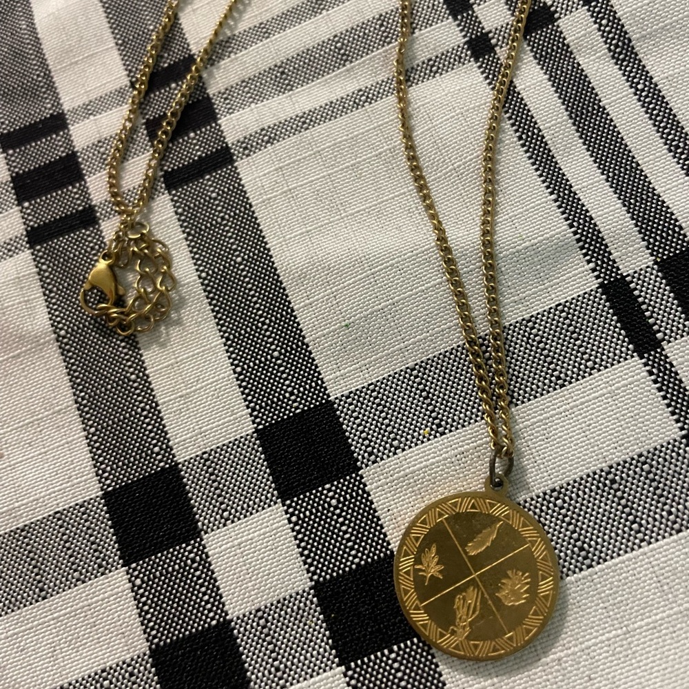 Gold Pendant Necklace